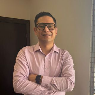 Ampliar imagen: Carlos Martin Esquivel Villalobos, Ginecólogo Mexicali