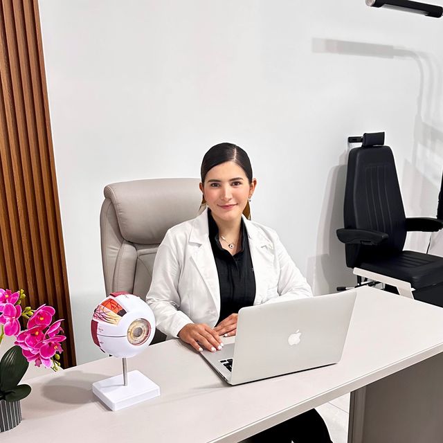 Gloria Angélica Pérez Ramírez, Oftalmólogo San Jose del Cabo