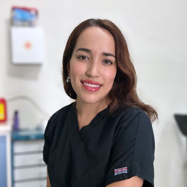 Emily Yazmin Garcia Reyna, Dentista - Odontólogo Nuevo Leon
