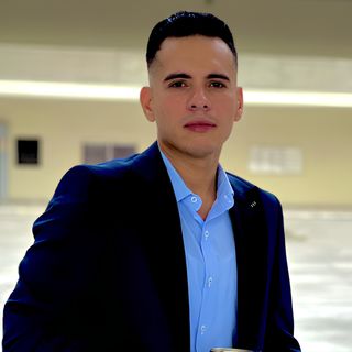 Ampliar imagen: Manuel Deniz Andrade, Enfermero Villa de Alvarez