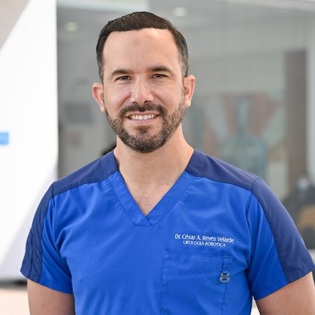 César A. Reyes Velarde, Urólogo Tijuana