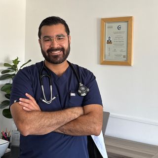 Ampliar imagen: Arturo Angulo Paez, Médico general Mazatlan