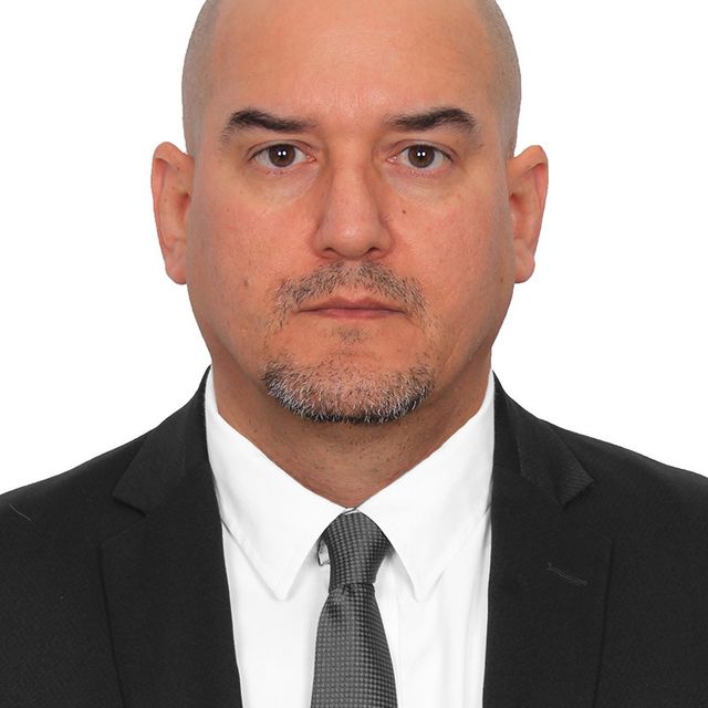 Erik Andrés Rodríguez Martín, Cirujano plástico Tijuana