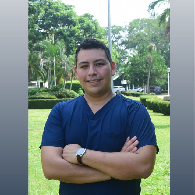 Daniel Alberto  Hernández Olivera, Traumatólogo Villahermosa