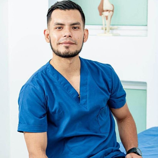 Israel Vega Flores, Traumatólogo Colima