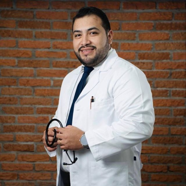 Carlos Manuel Hernandez Cardona, Nefrólogo Villahermosa