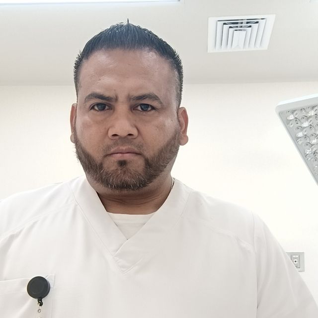 Eder Joan  Alvarez , Enfermero Cabo San Lucas