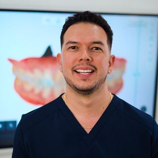 Ampliar imagen: Alberto Vázquez Zavala, Dentista - Odontólogo Hermosillo