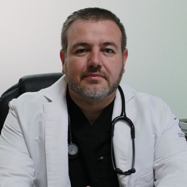 Francisco Javier Hernández Hernández, Internista León