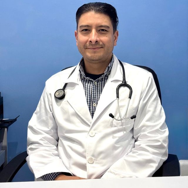 Cristian Iván Hernández González, Médico general Xalapa
