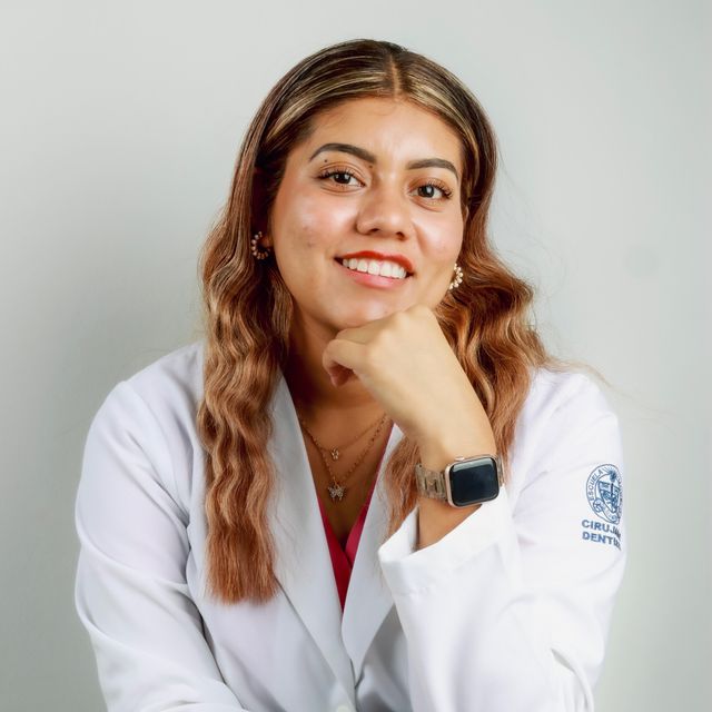 Estefani Ivette Tavares Mijangos , Dentista - Odontólogo Mérida