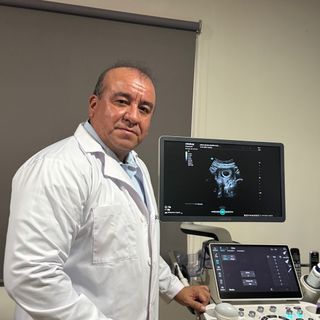 Emilio Moisés Costeño Viveros, Ginecólogo Xalapa