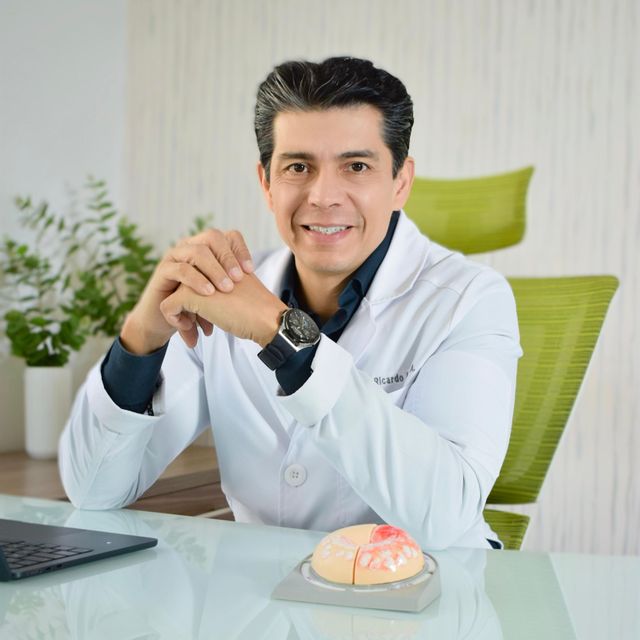 Ricardo Lúa-Alvarado, Ginecólogo Guadalajara
