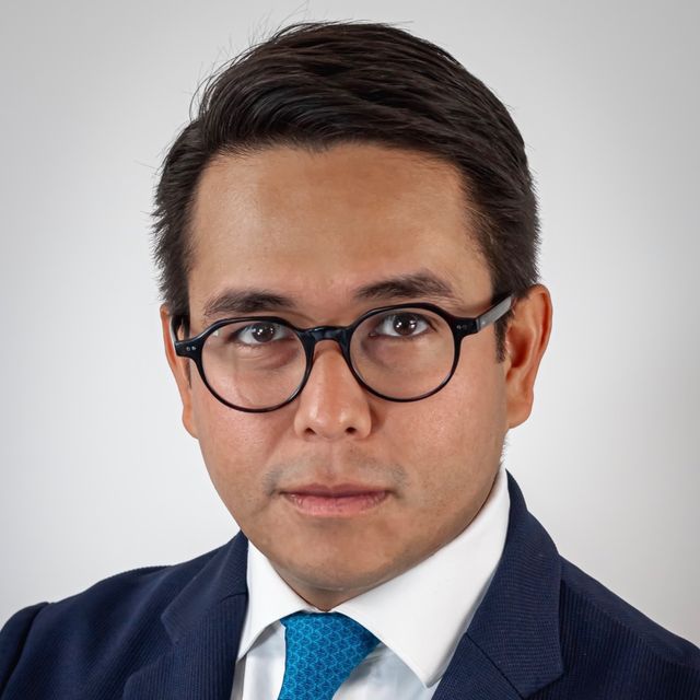 Oscar Cervantes Morales, Oftalmólogo Puerto Vallarta