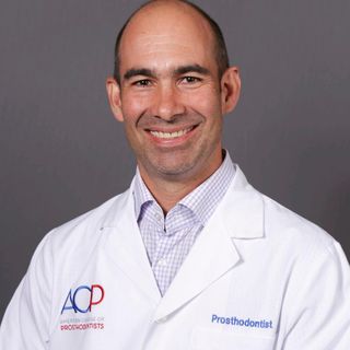 Ampliar imagen: Manuel Romo Garcia Rulfo, Dentista - Odontólogo Guadalajara