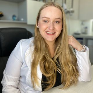 Ampliar imagen: Maria Bracho Borro, Dermatólogo Huixquilucan