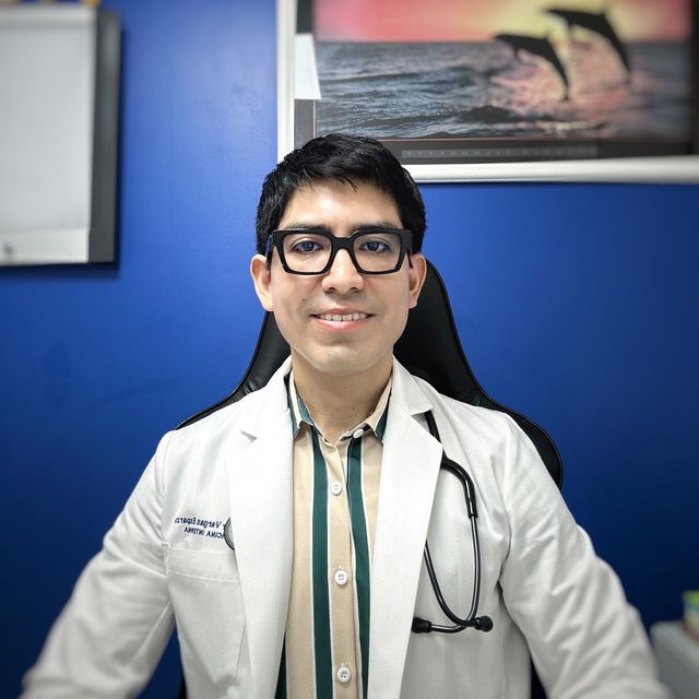 Omar Vargas Esparza, Internista Veracruz