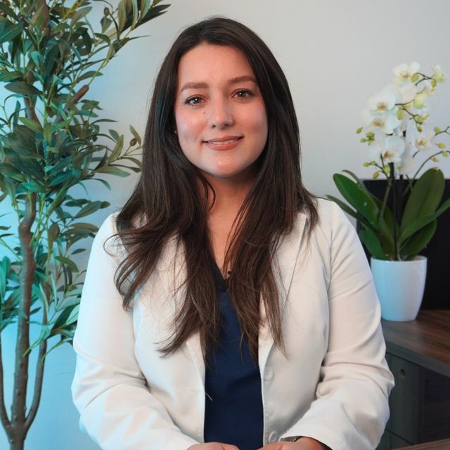 Alejandra Cuevas Ortiz, Gastroenterólogo General Escobedo