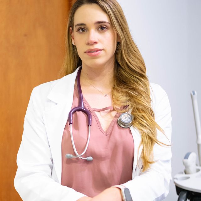 Micaela Sofia Bustos, Ginecólogo Morelia