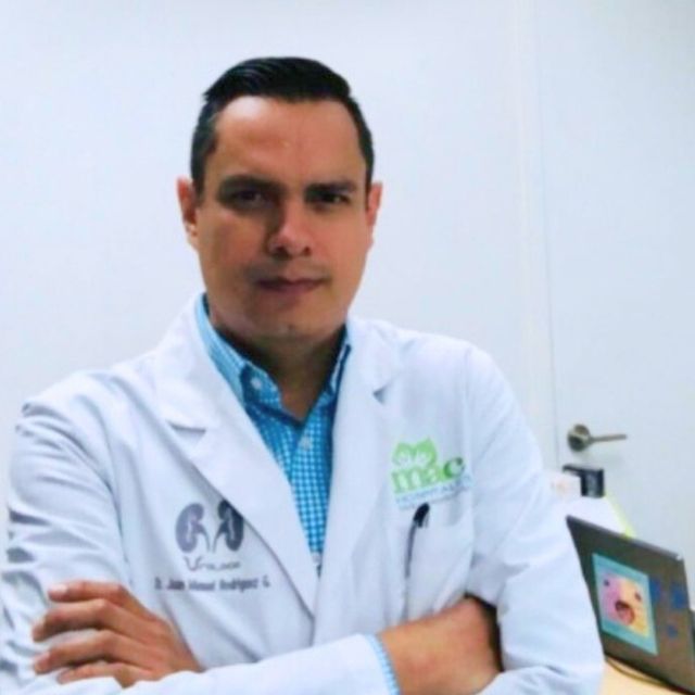 Juan Manuel Rodríguez Gallardo, Urólogo León