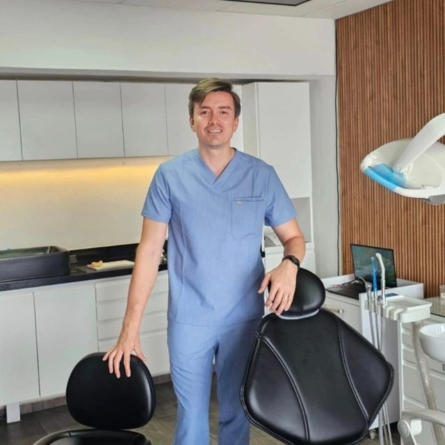 Alejandro Caballero P., Dentista - Odontólogo Zapopan