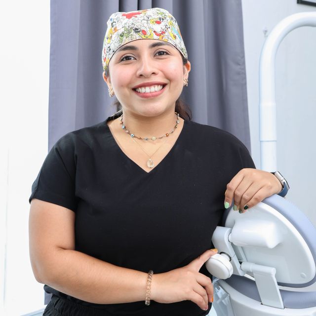 Yeimy Esmeralda Espino Lopez, Dentista - Odontólogo San Pedro Garza Garcia