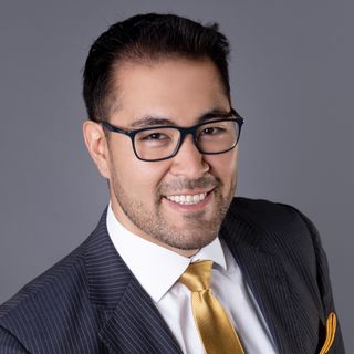 Ampliar imagen: Isao Salinas Hojyo, Dermatólogo Tlalpan