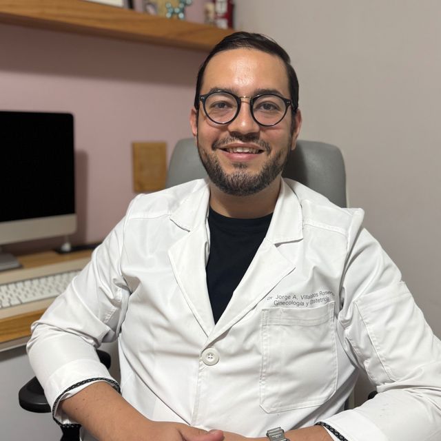 Jorge Alberto Villalobos Romero, Ginecólogo Guadalajara