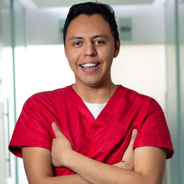 Victor Hugo Sánchez Estrada, Dentista - Odontólogo San Andres Cholula