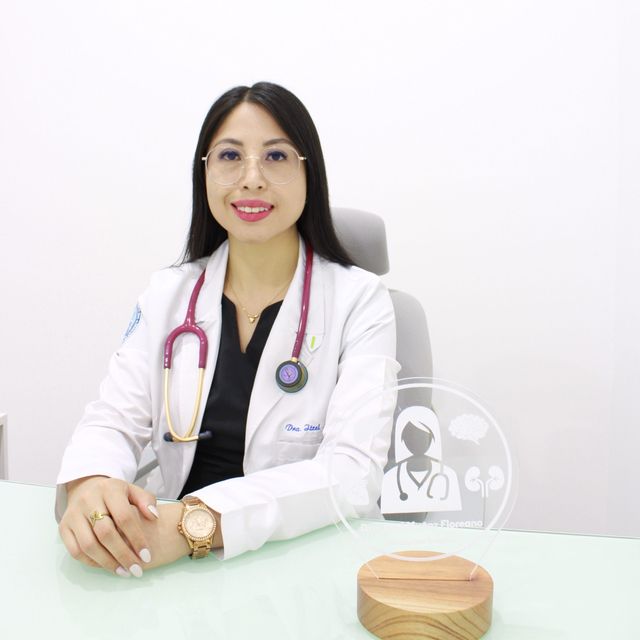 Itzel Muñoz Floreano, Internista Acayucan