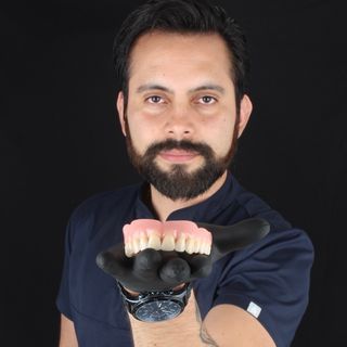 Ampliar imagen: Emmanuel Camacho Gutierrez, Dentista - Odontólogo Toluca de Lerdo