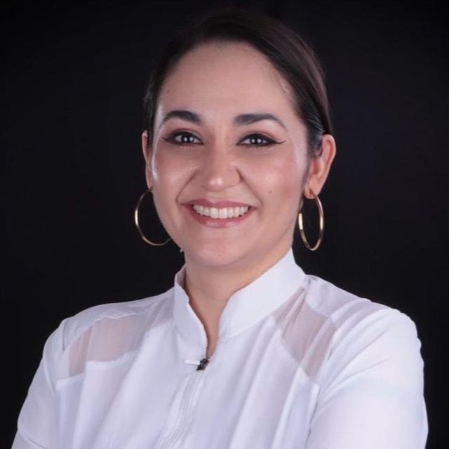 Alejandra Gabriela Flores Pineda, Dentista - Odontólogo Cuauhtémoc