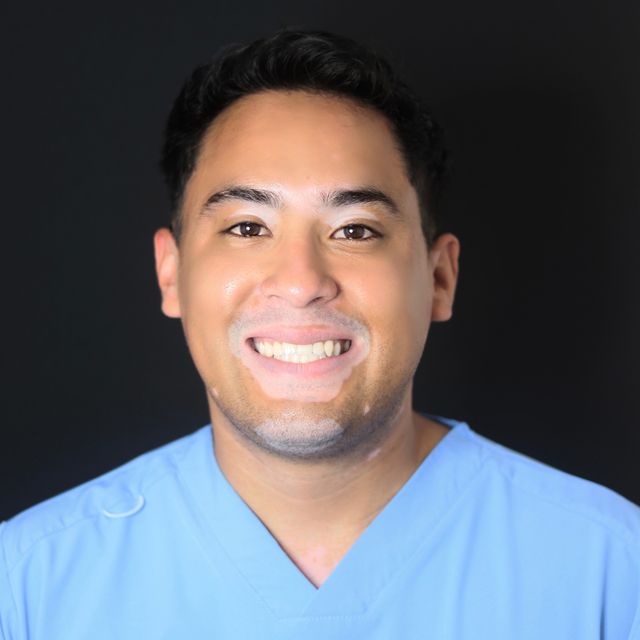 Luis Adolfo  Coyole Fernández , Dentista - Odontólogo Coacalco de Berriozabal