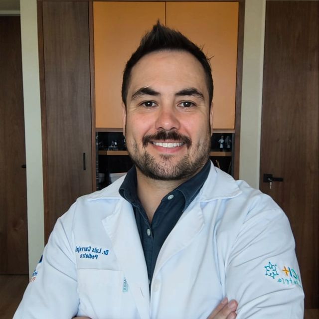 Luis Carvajal Hidalgo, Pediatra Puebla