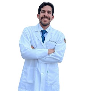 Ampliar imagen: Roberto Josue Santiago Nuño, Médico general Guadalajara