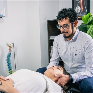 Ampliar imagen: Osvaldo Piña, Quiropráctico Tianguistenco