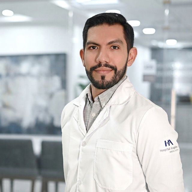 David  Alcaráz, Traumatólogo Ciudad de México