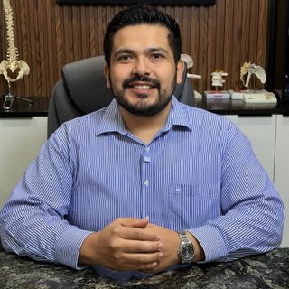 Christian Daniel Victoria Buitimea, Ortopedista Guaymas