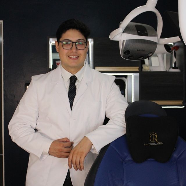 Angel Orozco Becerra, Ortodoncista Puebla