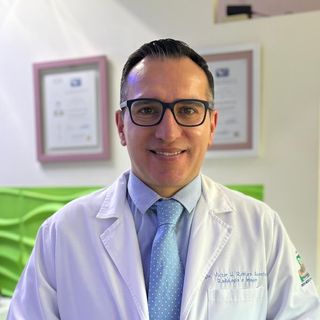 Ampliar imagen: Víctor Hugo Robles Acosta, Radiólogo Tulancingo