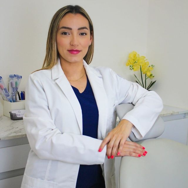 Angela Garza Saldaña, Ortodoncista Monterrey