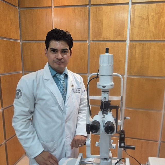 Dante Alan Guevara Villarreal, Oftalmólogo Monterrey