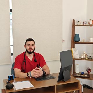 Ampliar imagen: Juan Gerardo Alcaraz López, Neumólogo Guadalajara