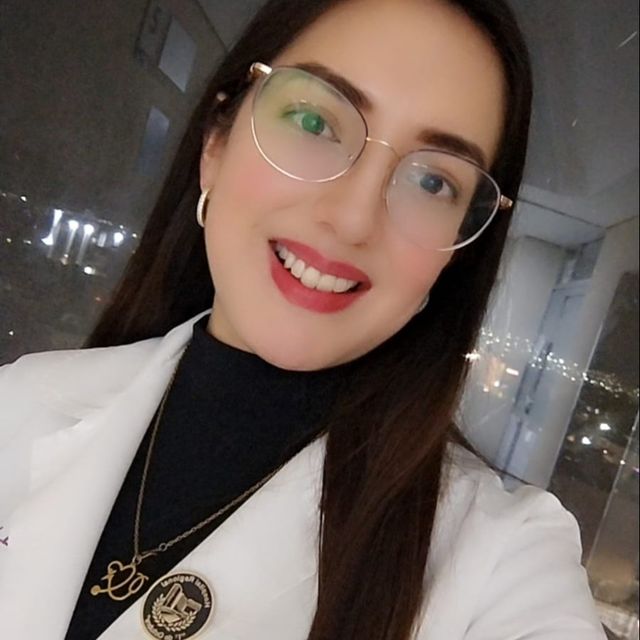 Karla Paola Lopez Bual, Internista Ciudad de México