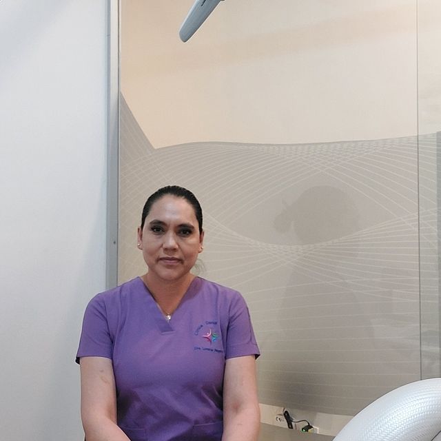 Lorena Reyes Nava, Dentista - Odontólogo Querétaro
