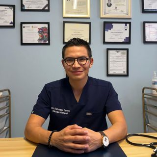 Ampliar imagen: Salvador Carlos Jimenez, Médico general León