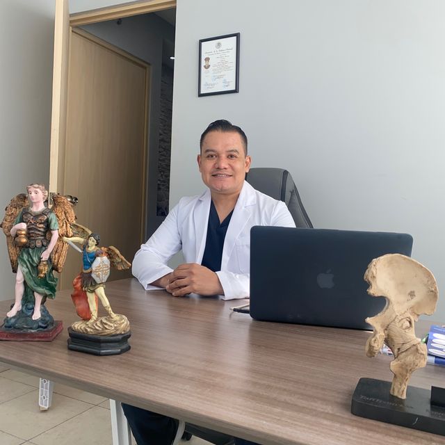 Alberto Gutiérrez Elizarraraz, Ortopedista Ciudad de México