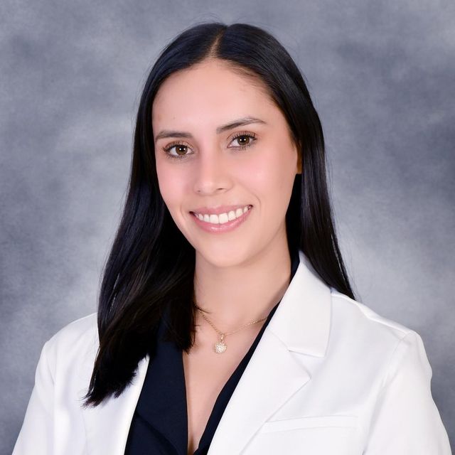 Alejandra Angulo Rodriguez, Dermatólogo Álvaro Obregón