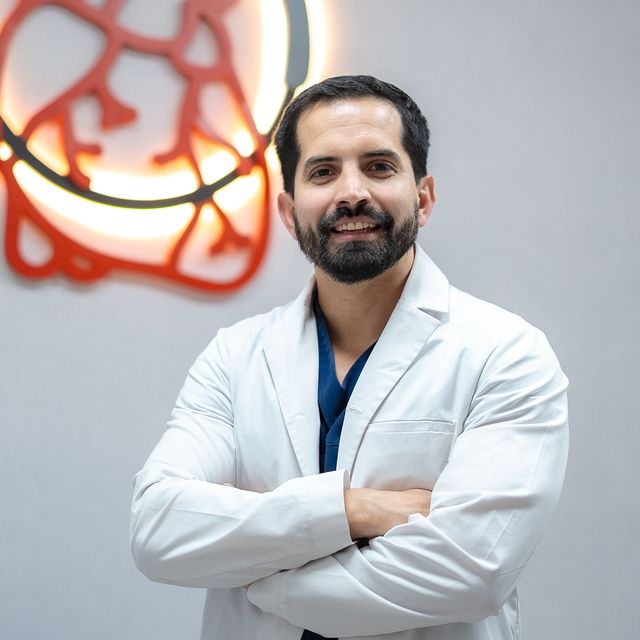Nicholas Flores Flores, Cardiólogo Ciudad de México