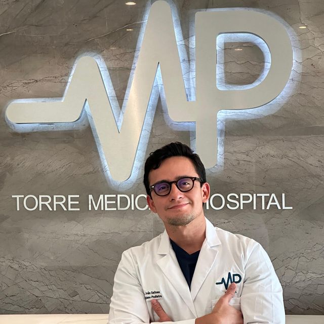 Carlos Iván Salinas González, Cirujano pediátrico Tuxtla Gutierrez